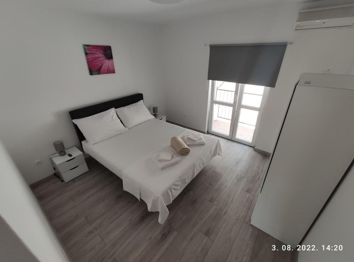 Aqua Apartments Omis Bagian luar foto