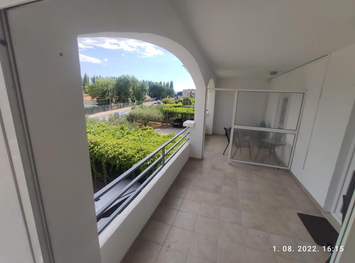 Aqua Apartments Omis Bagian luar foto