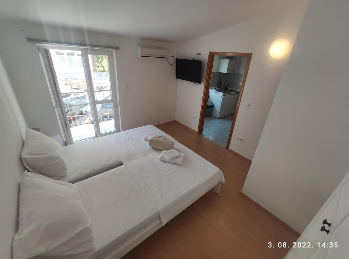 Aqua Apartments Omis Bagian luar foto