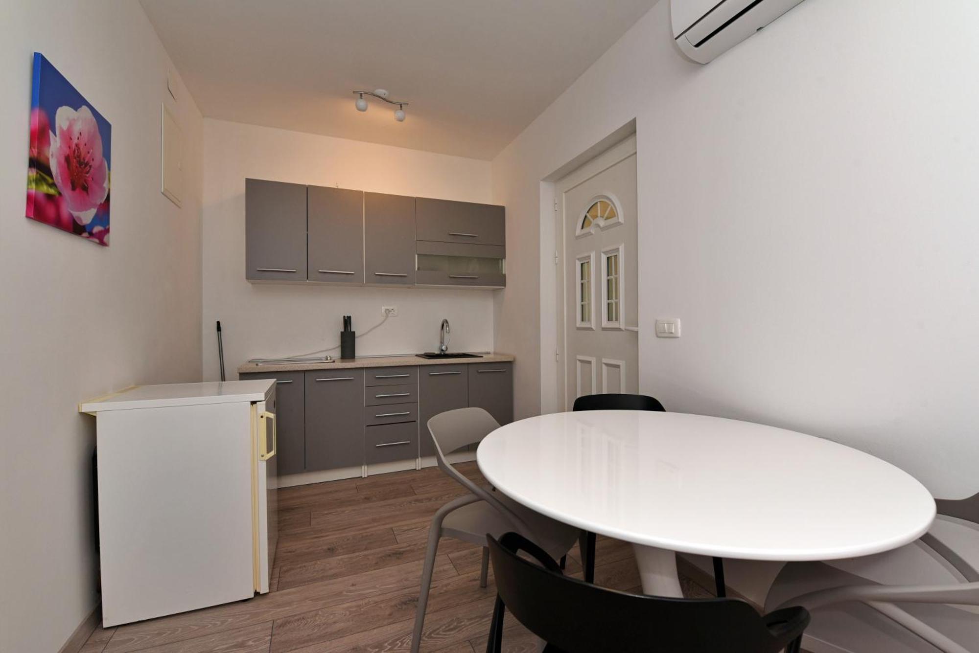Aqua Apartments Omis Bagian luar foto